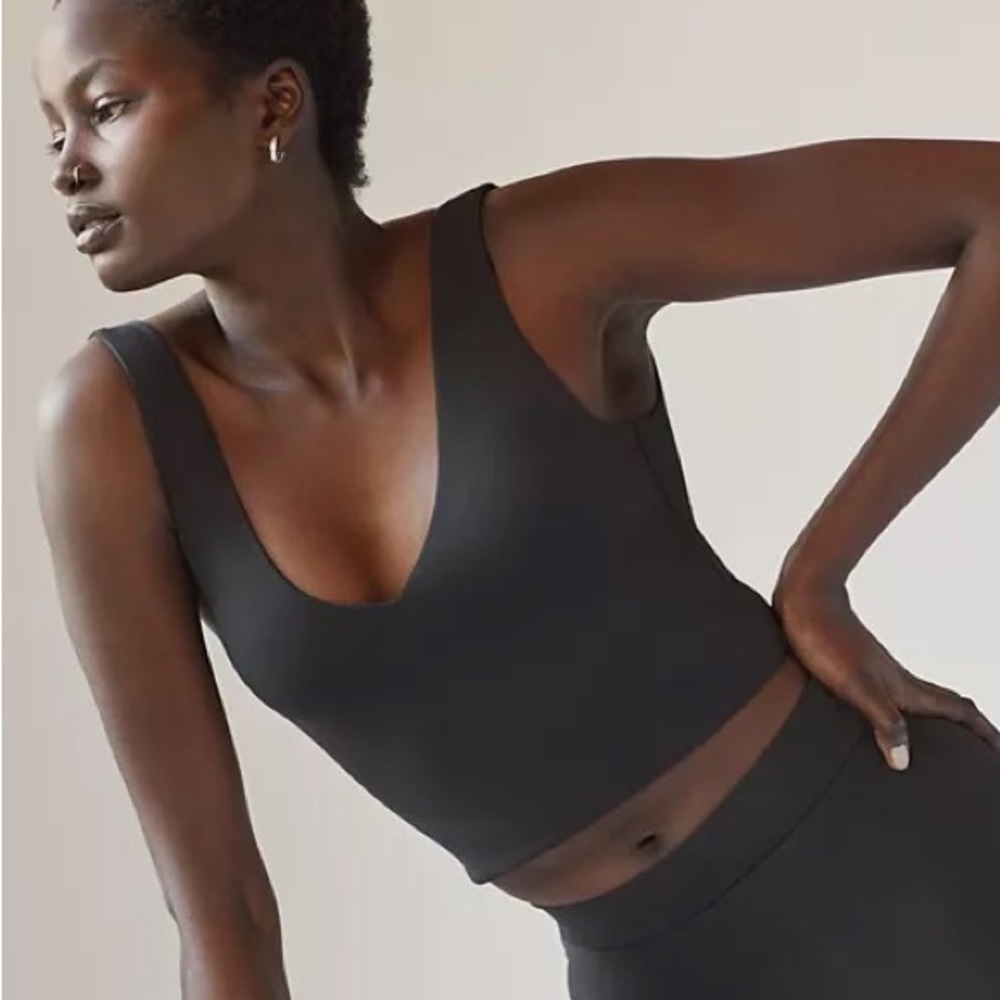 Aritzia Dark brown v neck crop tank